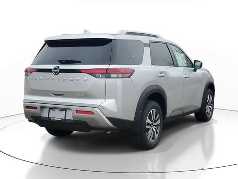New 2025 Nissan Pathfinder SL image 4