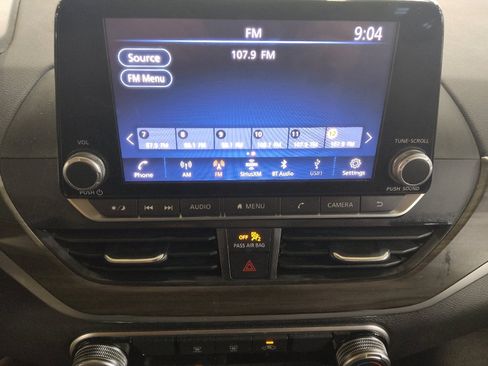 Used 2023 Nissan Altima 2.5 SV FWD image 25