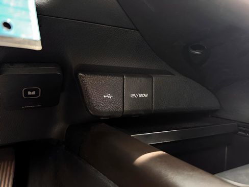 Used 2024 Toyota Camry SE FWD image 14