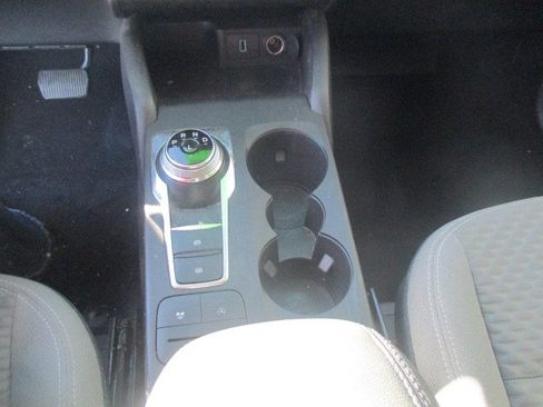 Used 2020 Ford Escape SE image 11
