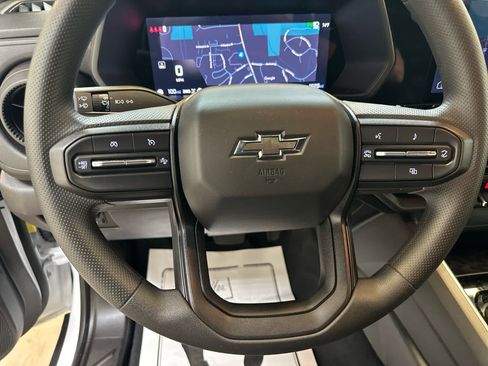 Used 2025 Chevrolet Colorado Trail Boss image 12