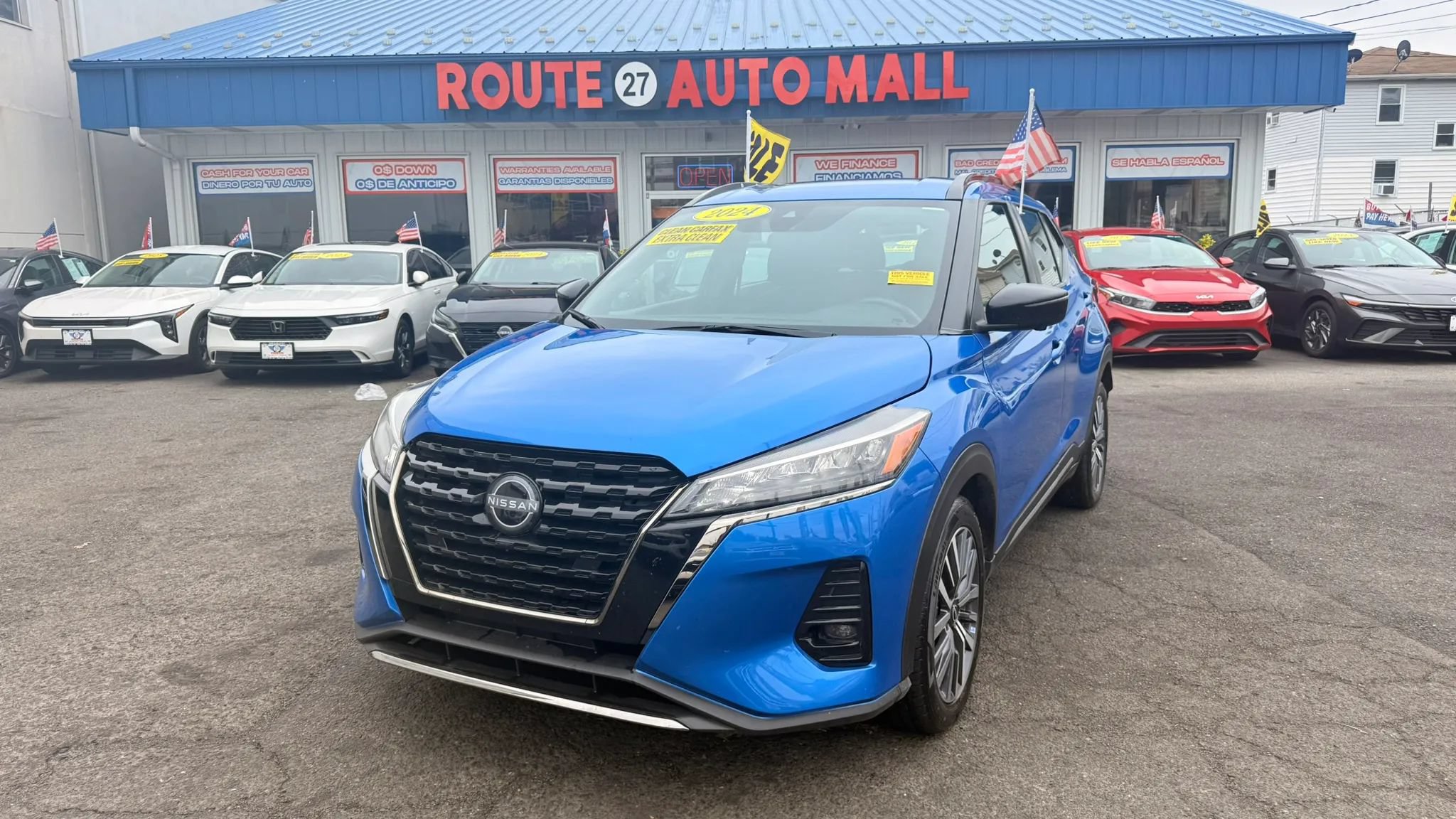Used 2024 Nissan Kicks SR FWD image 1