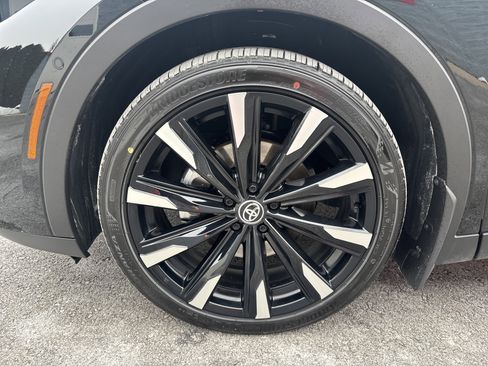 Certified 2026 Toyota Crown Platinum image 17