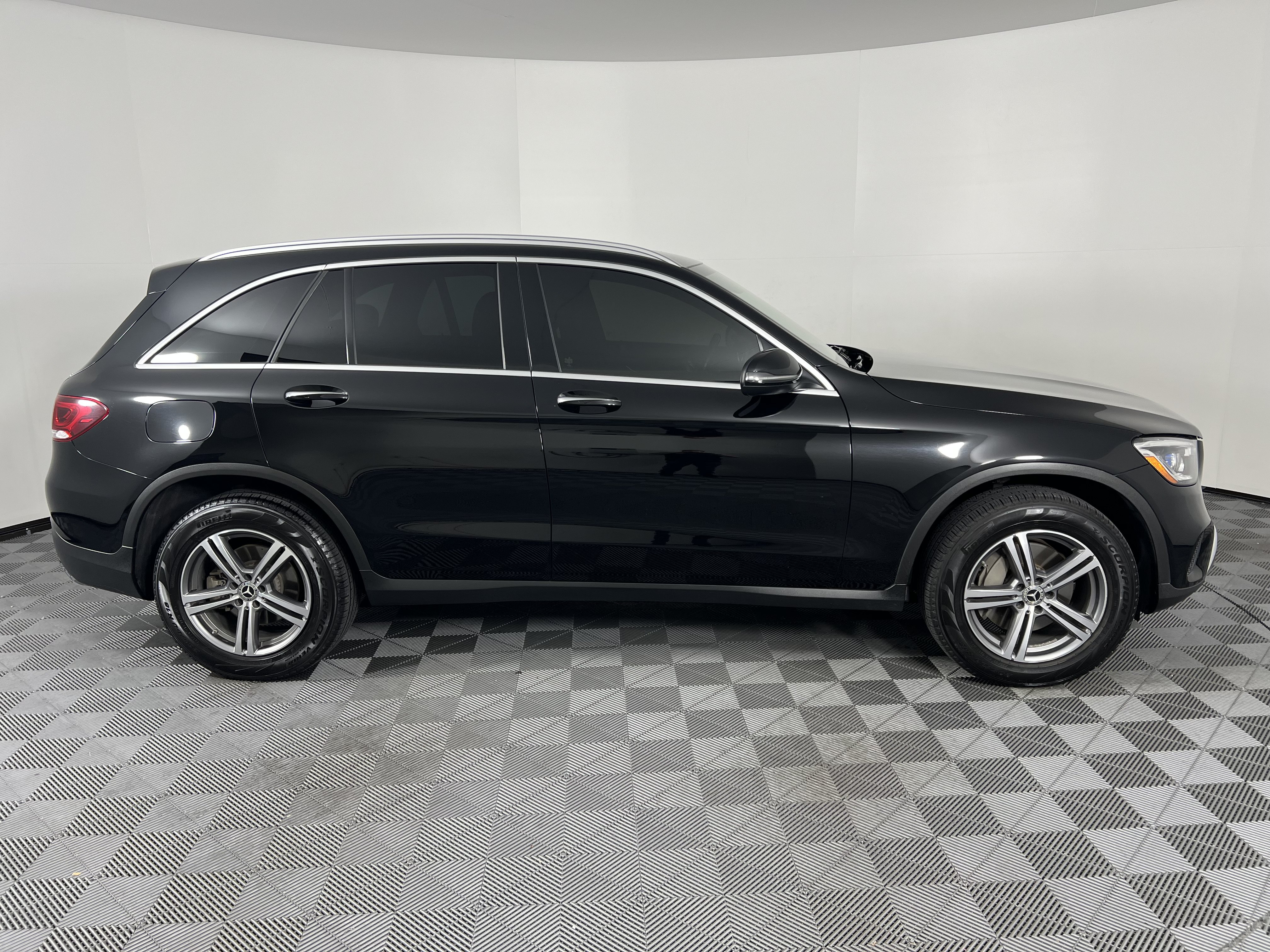 Used 2020 Mercedes-Benz GLC 300 4MATIC image 14