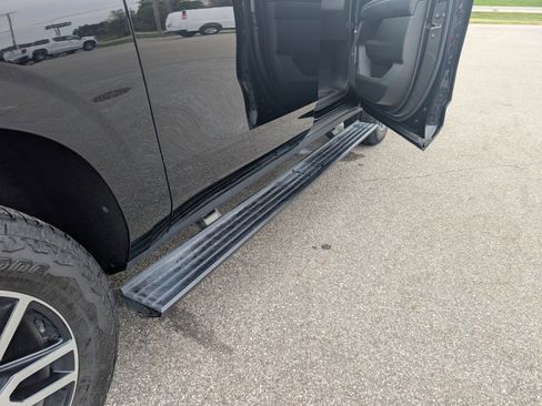 Used 2023 GMC Yukon XL AT4 w/ AT4 Premium Plus Package AWD/4WD image 44