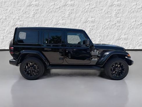 Used 2023 Jeep Wrangler Unlimited Sahara AWD/4WD image 2