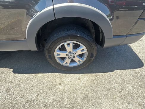 Used 2006 Ford Explorer XLT AWD/4WD image 15