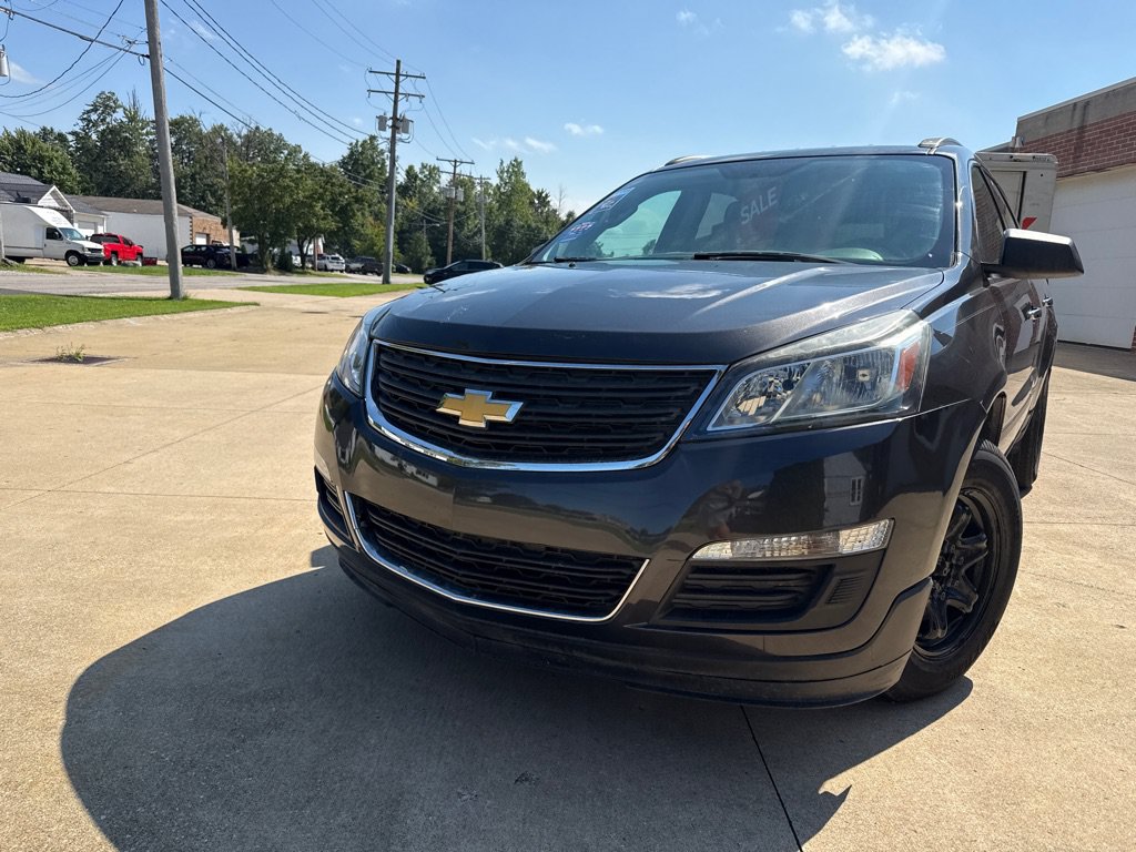 Used 2016 Chevrolet Traverse LS FWD image 1