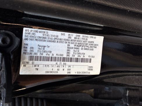 Used 2017 Ford Focus SE FWD image 31
