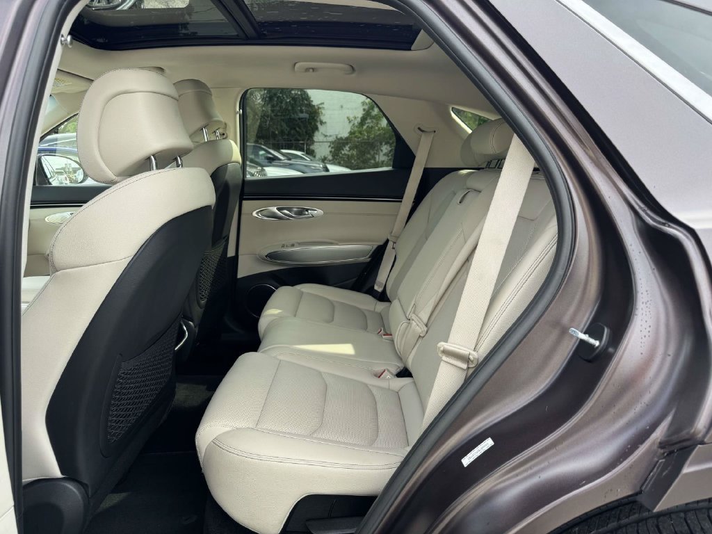 Certified 2023 Genesis GV70 2.5T w/ Select Package AWD/4WD image 12