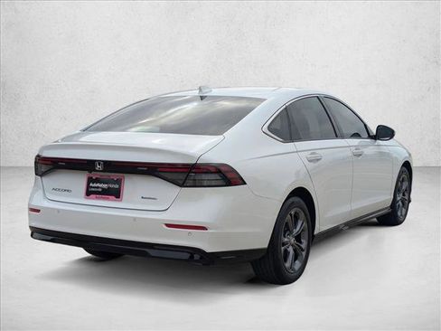 Certified 2025 Honda Accord EX-L image 5