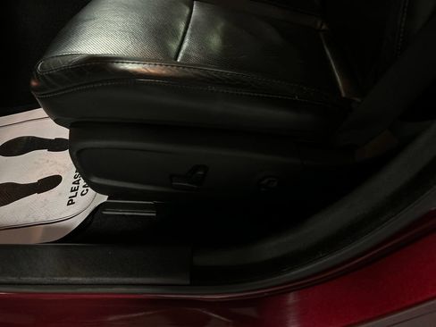Used 2019 Dodge Charger SXT w/ Leather Interior Group RWD image 13