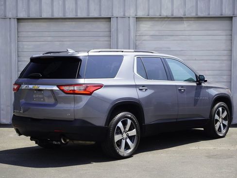 Used 2019 Chevrolet Traverse LT w/ LT Premium Package AWD/4WD image 6