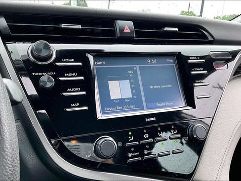 Used 2020 Toyota Camry LE FWD image 22