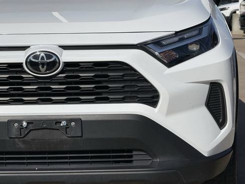 Used 2025 Toyota RAV4 XLE FWD image 9