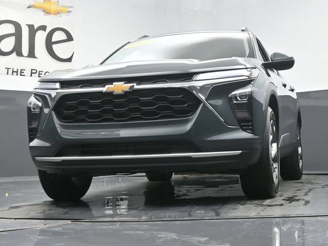 Used 2025 Chevrolet Trax LT FWD image 57