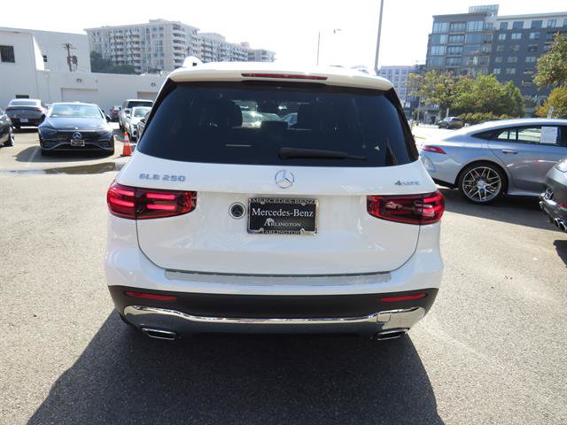 Used 2026 Mercedes-Benz GLB 250 4MATIC image 3