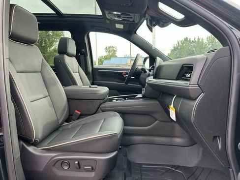New 2025 Chevrolet Tahoe Premier w/ Sun And Tow Package AWD/4WD image 7