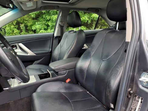 Used 2011 Toyota Camry SE w/ Sport Leather Pkg FWD image 14