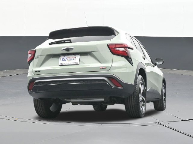 Used 2024 Chevrolet Trax RS FWD image 44