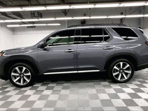 Used 2025 Honda Pilot Elite image 14
