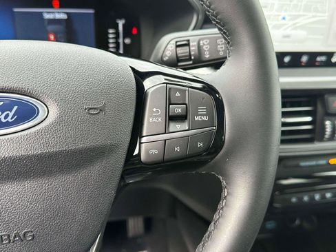 Used 2023 Ford Escape SE image 22