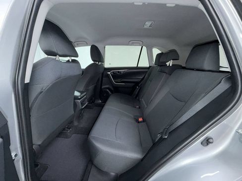 Used 2019 Toyota RAV4 LE w/ Carpet Mat Package AWD/4WD image 5