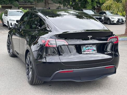 Used 2022 Tesla Model Y Performance AWD/4WD image 8