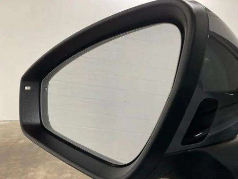 Used 2025 Volkswagen ID.4 Pro RWD image 92