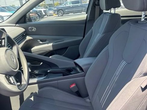 Used 2024 Hyundai Elantra SEL FWD image 4