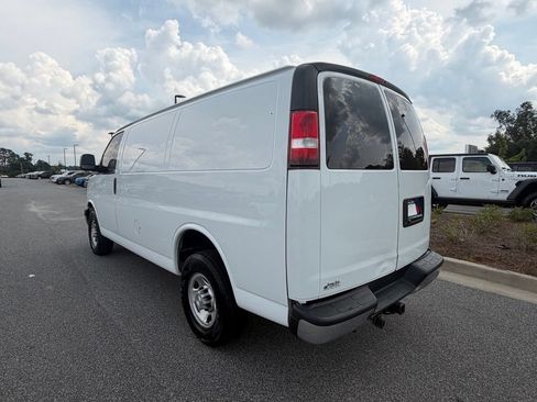 Used 2021 Chevrolet Express 2500 w/ Driver Convenience Package RWD image 8
