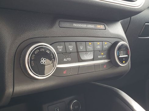 Used 2020 Ford Escape SE FWD image 23