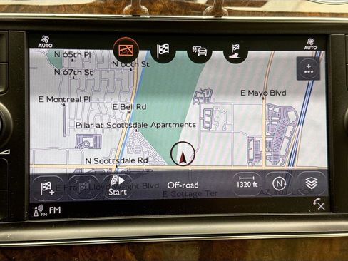 Used 2018 Bentley Bentayga image 14