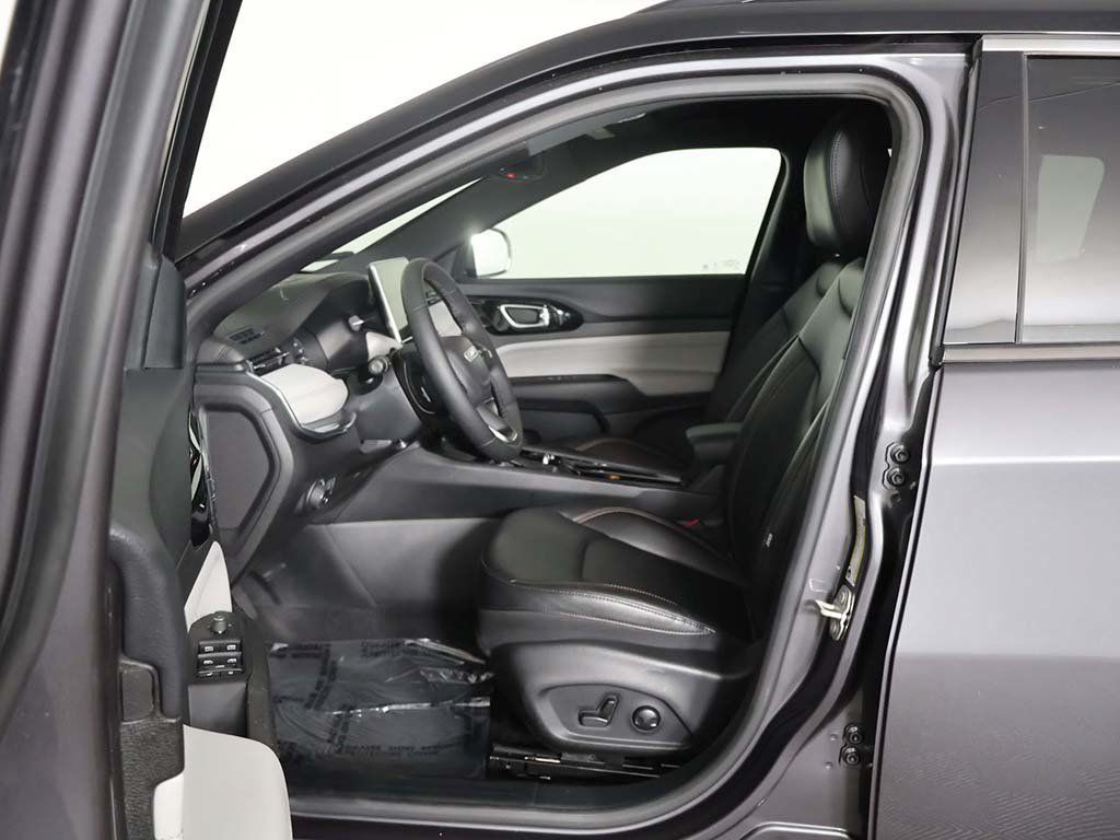 Used 2024 Jeep Compass Limited AWD/4WD image 27