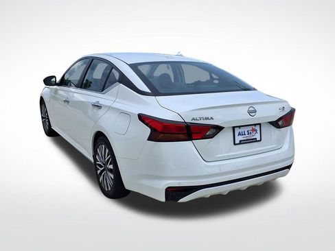 Used 2025 Nissan Altima 2.5 SV FWD image 6