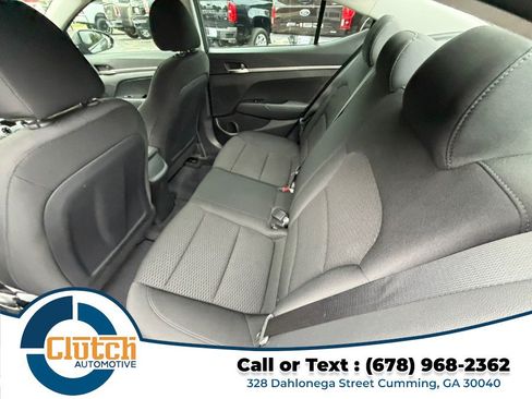 Used 2019 Hyundai Elantra SE w/ Cargo Package FWD image 17
