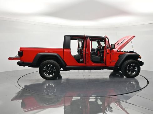 Used 2026 Jeep Gladiator Rubicon AWD/4WD image 47