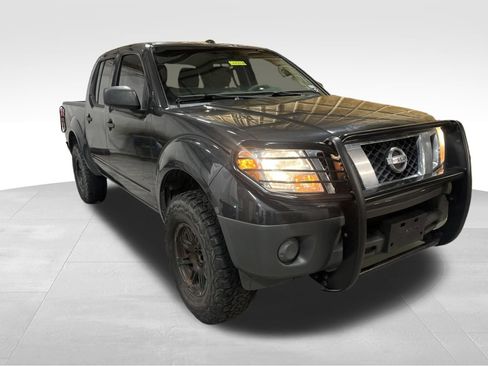 Used 2013 Nissan Frontier SV AWD/4WD image 3