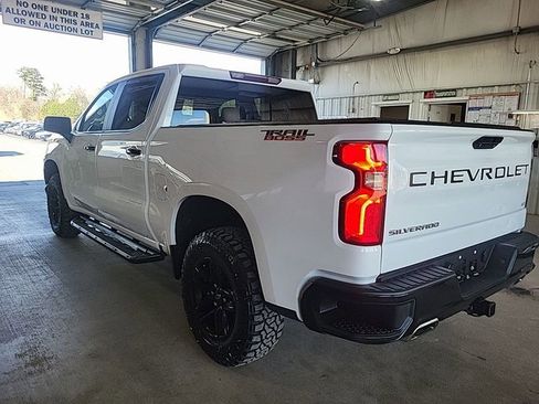 Used 2020 Chevrolet Silverado 1500 LT Trail Boss image 2