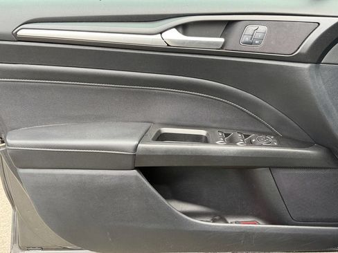 Used 2017 Ford Fusion Titanium FWD image 20