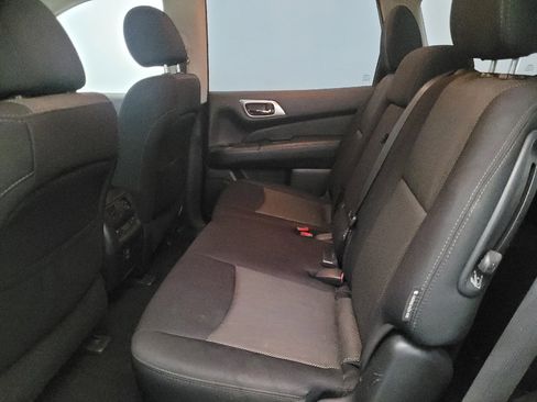 Used 2018 Nissan Pathfinder S AWD/4WD image 18