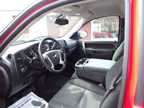 Used 2011 Chevrolet Silverado 2500 LT w/ Interior Plus Package AWD/4WD image 7