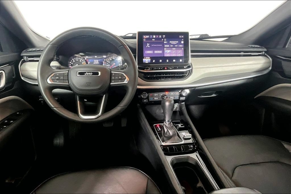 Used 2025 Jeep Compass Limited AWD/4WD image 15