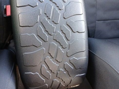 Used 2012 Jeep Wrangler Unlimited Sport image 51