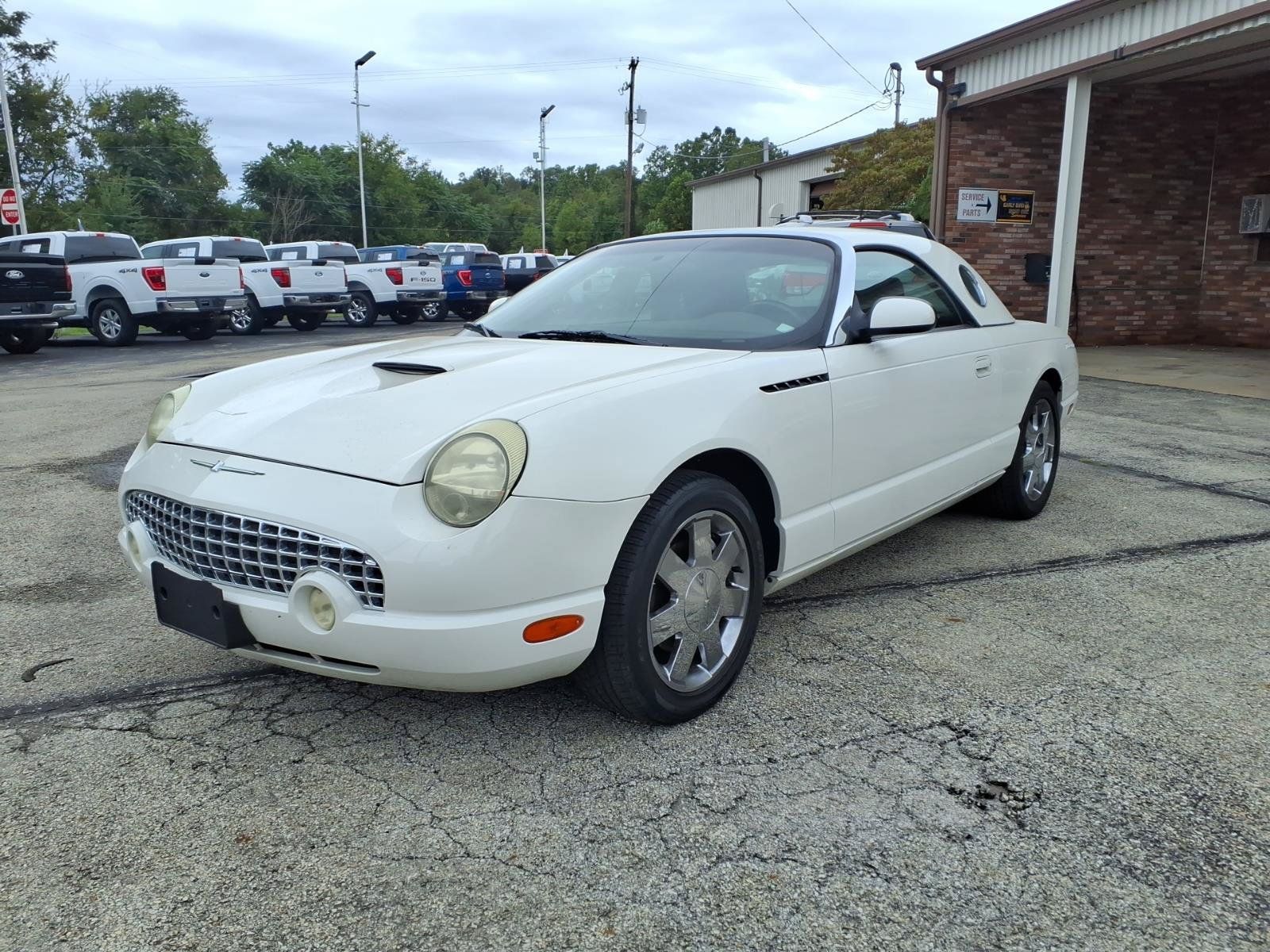 Used 2002 Ford Thunderbird RWD image 4