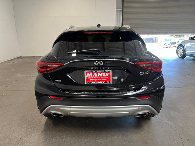 Used 2018 INFINITI QX30 Premium w/ Navigation Package AWD/4WD image 3