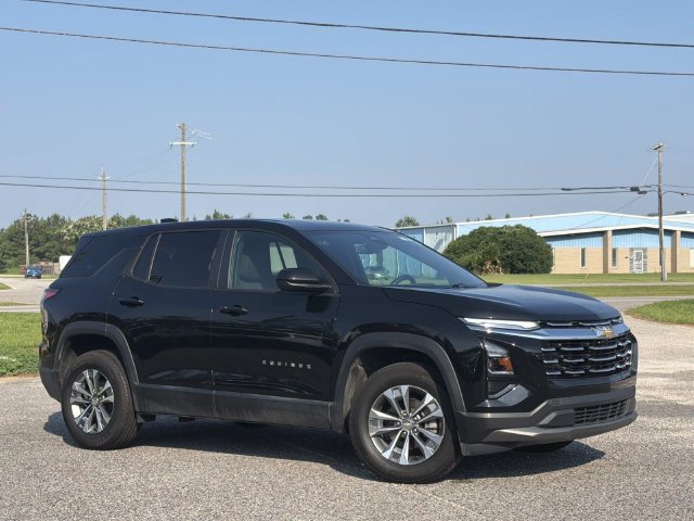 Used 2025 Chevrolet Equinox LT AWD/4WD image 2