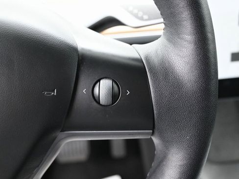 Used 2023 Tesla Model Y Long Range image 16