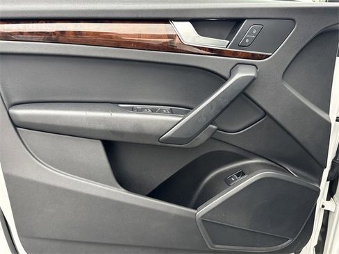 Used 2018 Audi Q5 2.0T Premium image 10