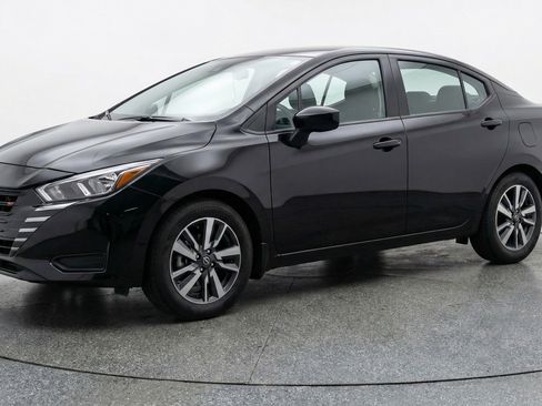 Used 2025 Nissan Versa SV FWD image 3